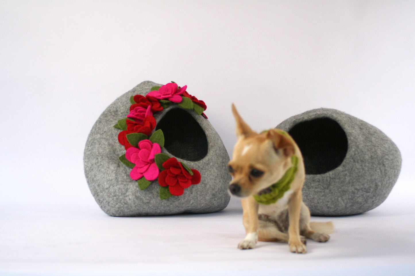 round pet cave with flowers