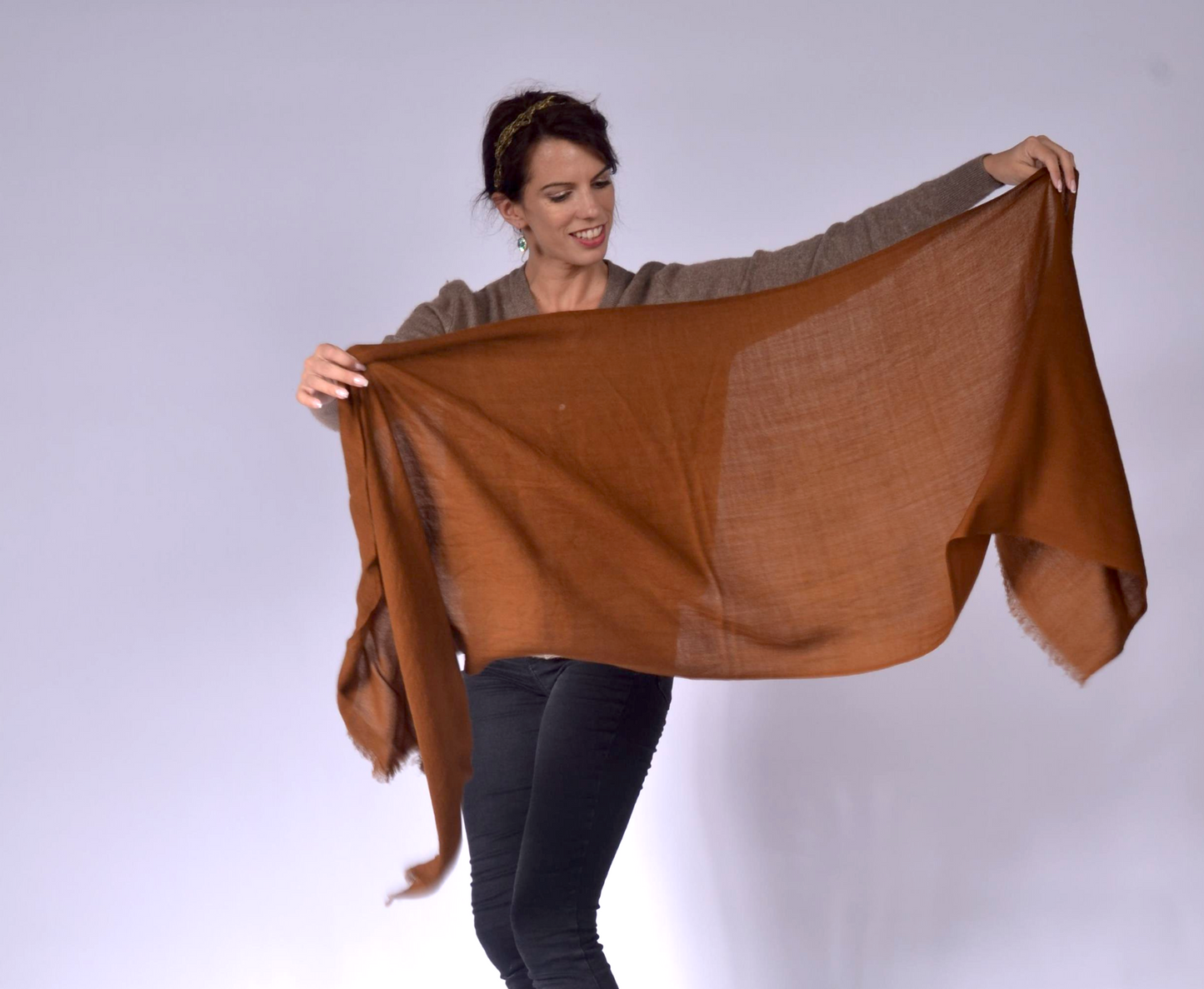 lightweight shawl with extraordinary lustre